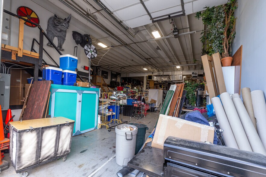 More Photos Of 2169 10th St, Sarasota Warehouse For Sale