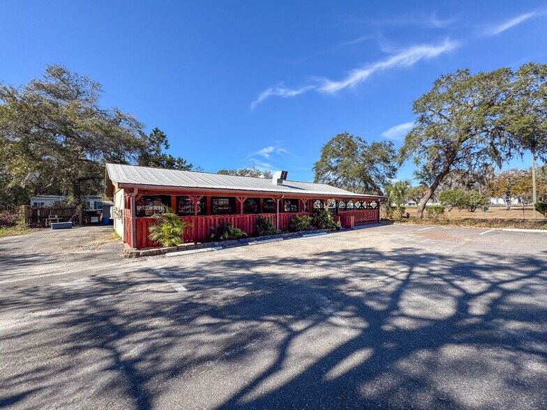 More Photos Of 15525 Shady Hills Rd, Spring Hill Restaurant For Sale