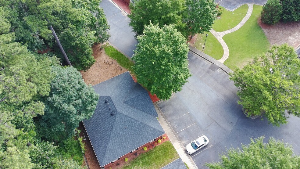 More Photos Of 2440 Sandy Plains Rd, Marietta Medical For Lease