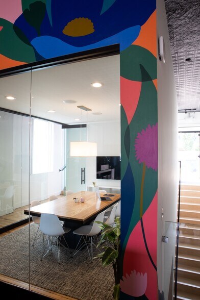 More Photos Of 4009 E Lake St, Minneapolis Office For Lease