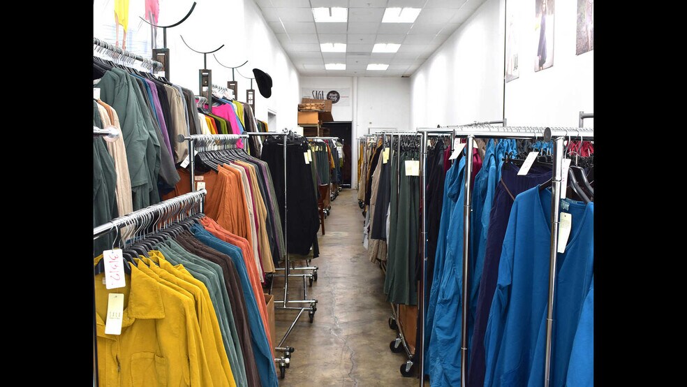 More Photos Of 208-210 E Pico Blvd, Los Angeles Storefront For Sale