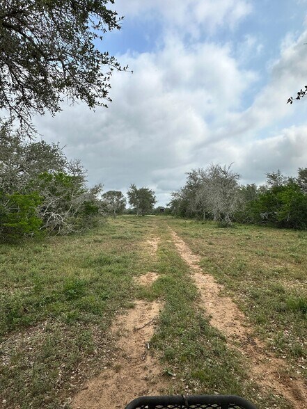 More Photos Of 5734 County Road 305, Beeville Land For Lease