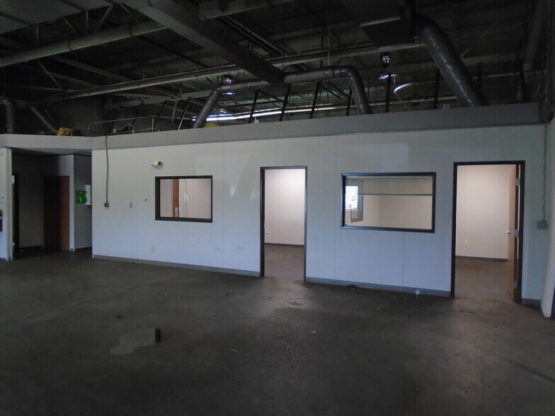 More Photos Of 32500 Van Born Rd, Wayne Manufacturing For Lease