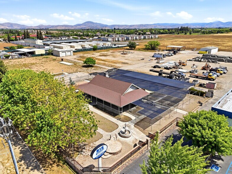 More Photos Of 1260 Buttonwillow Ave, Reedley Warehouse For Sale