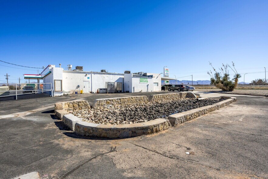 More Photos Of 5701 N Jornada Rd, Las Cruces Service Station For Sale