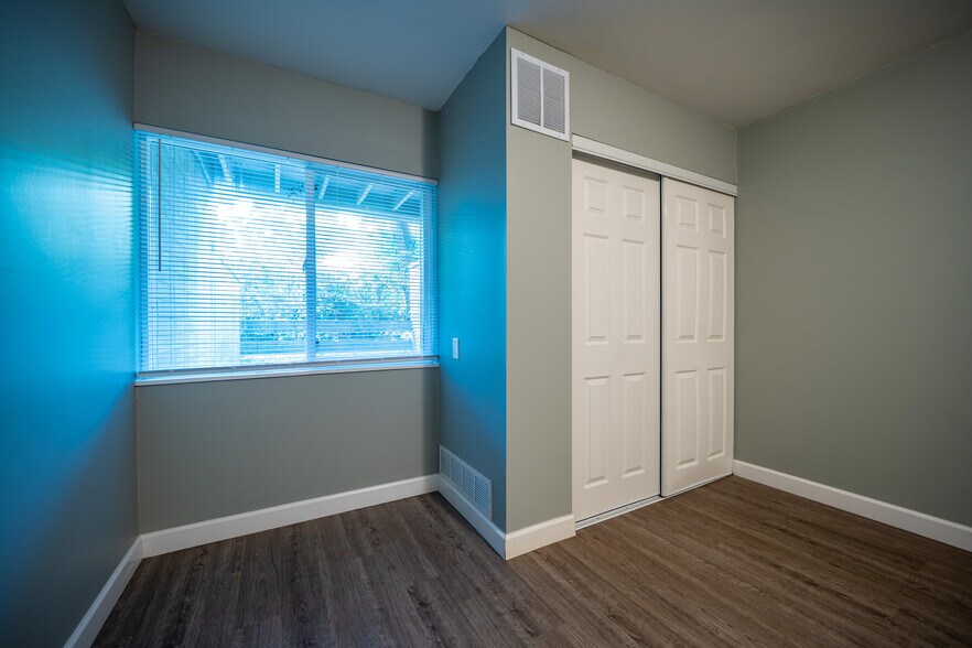 More Photos Of 1102 Salem Ave, Dayton Apartments For Sale