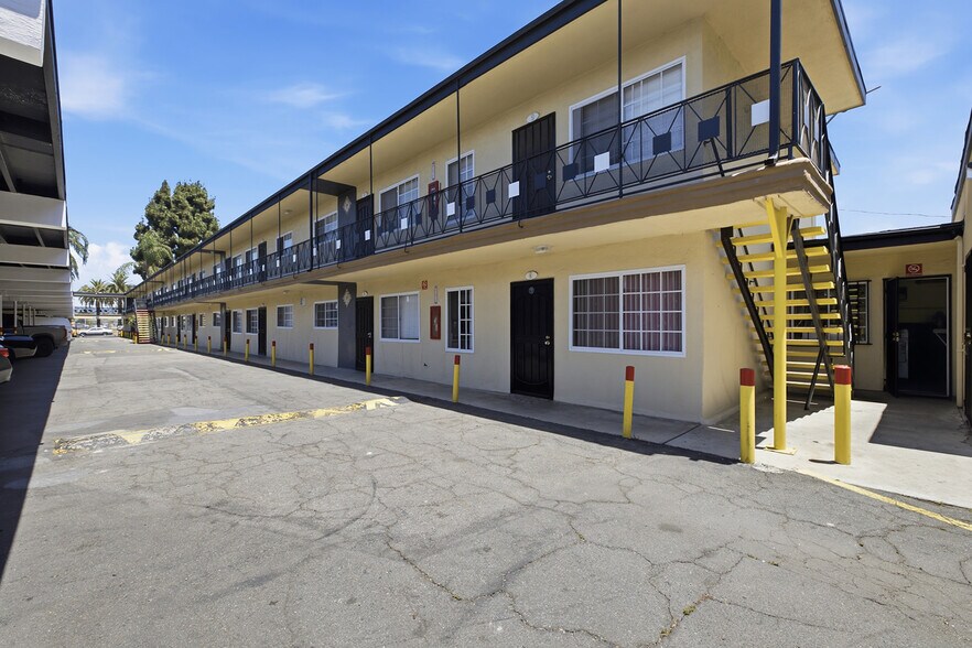 More Photos Of 3184 El Segundo Blvd, Lynwood Apartments For Sale