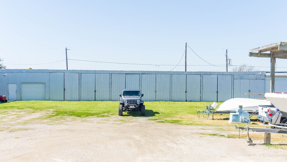 More Photos Of 205 Marine Way, Freeport Self Storage For Sale