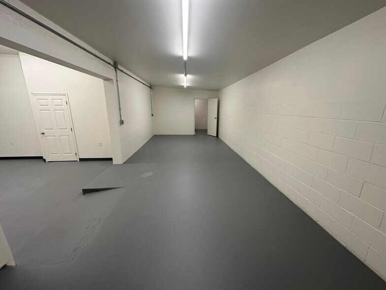 More Photos Of 373 Easton Rd, Horsham Township Auto Repair For Lease