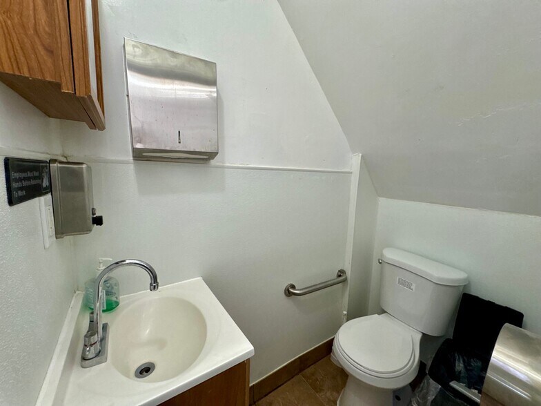 More Photos Of 17202 Linden Blvd, Jamaica Multifamily For Sale