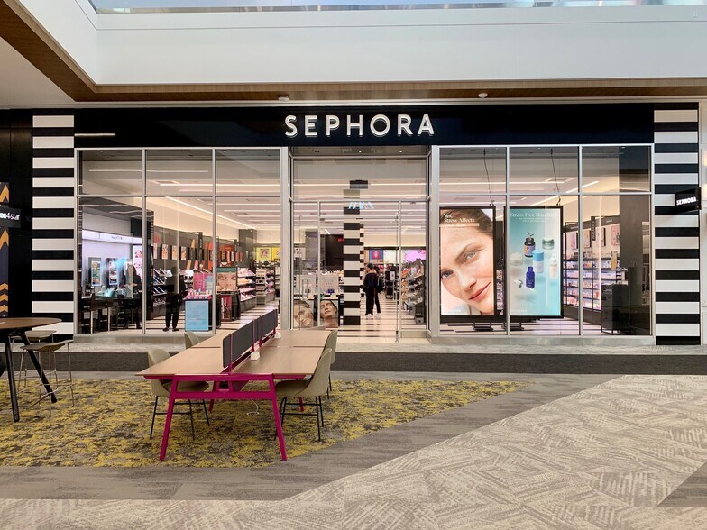 More Photos Of 56 Putnam Ave, Norwalk Unknown For Lease