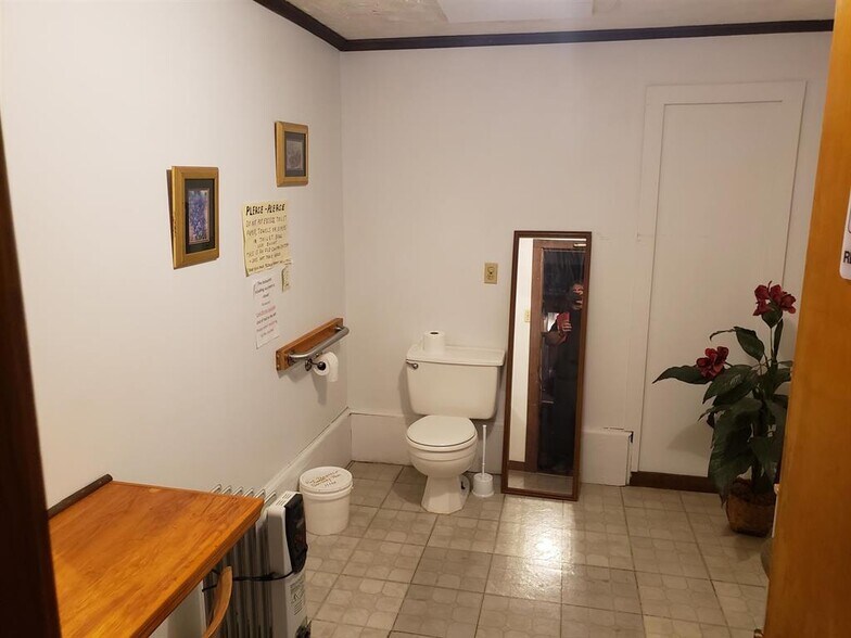 More Photos Of 2487 US Highway 211 W, Luray Storefront For Sale