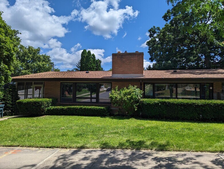 Primary Photo Of 417 Berwyn Dr, Madison Apartments For Sale