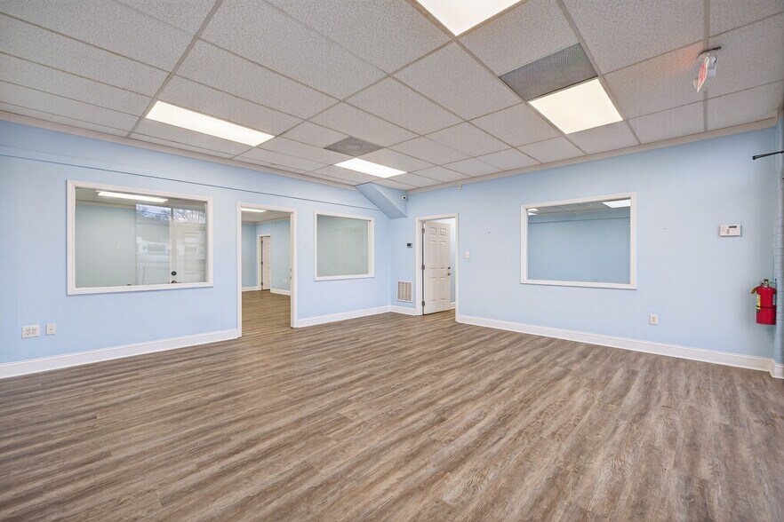 More Photos Of 4109 Robinson St, Covington Freestanding For Sale