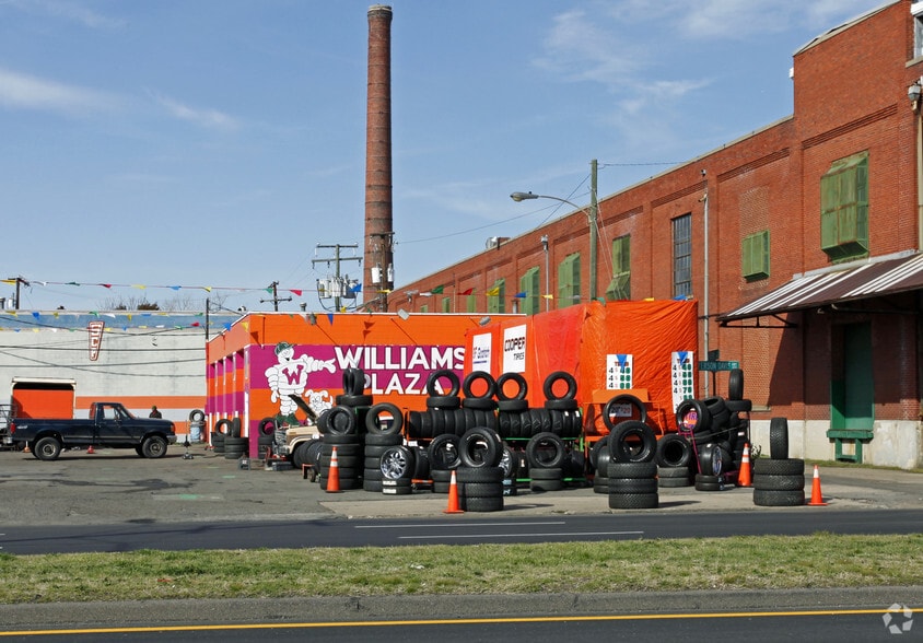 More Photos Of 812-816 Richmond Hwy, Richmond Auto Repair For Lease