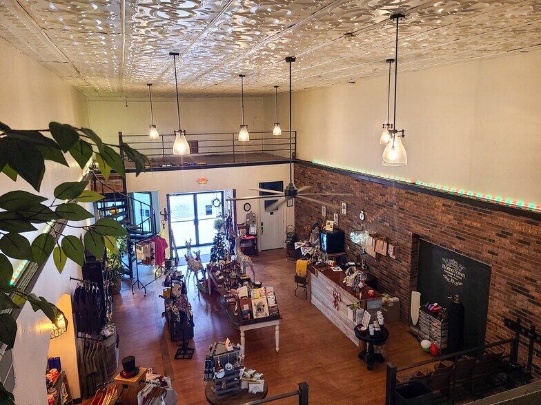 More Photos Of 109 Main St SE, Gravette Office For Sale