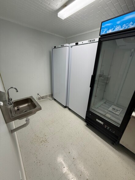 More Photos Of 1640 W US-2, Crystal Falls Restaurant For Sale