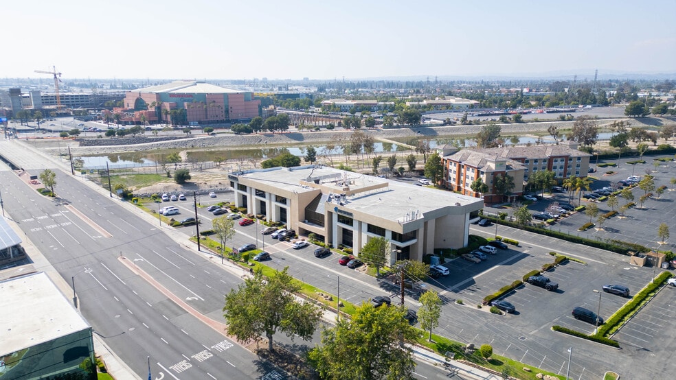 More Photos Of 1855 W Katella Ave, Orange Office Residential For Lease