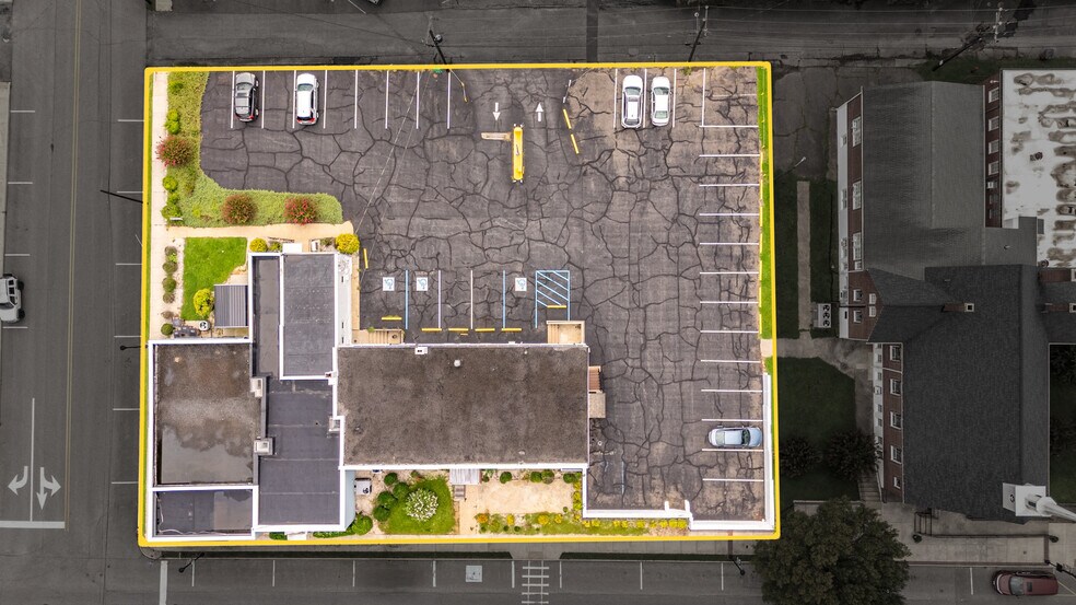 More Photos Of 525 7th St, Altavista Office For Sale