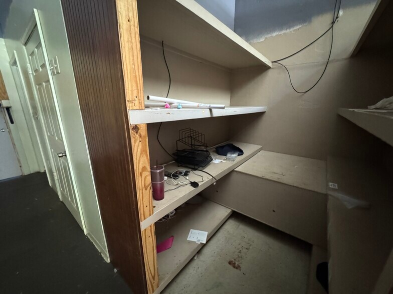 More Photos Of 115 S Jefferson Ave, Eatonton General Retail For Lease