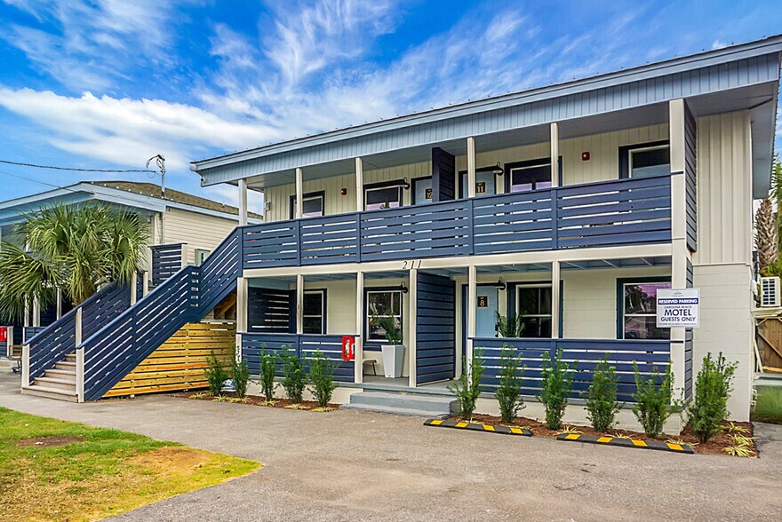 More Photos Of 213 Raleigh Ave, Carolina Beach Hotel For Sale