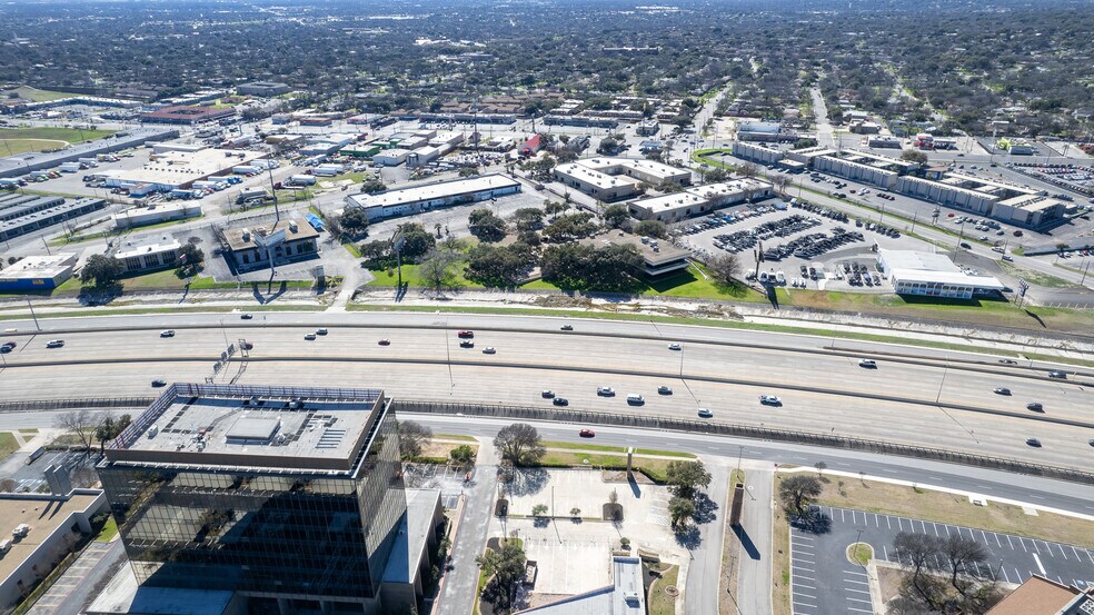 More Photos Of 6224 W Interstate 10, San Antonio Office For Sale