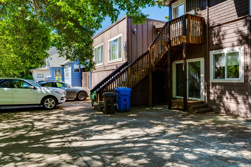 More Photos Of , Eugene Multifamily For Sale
