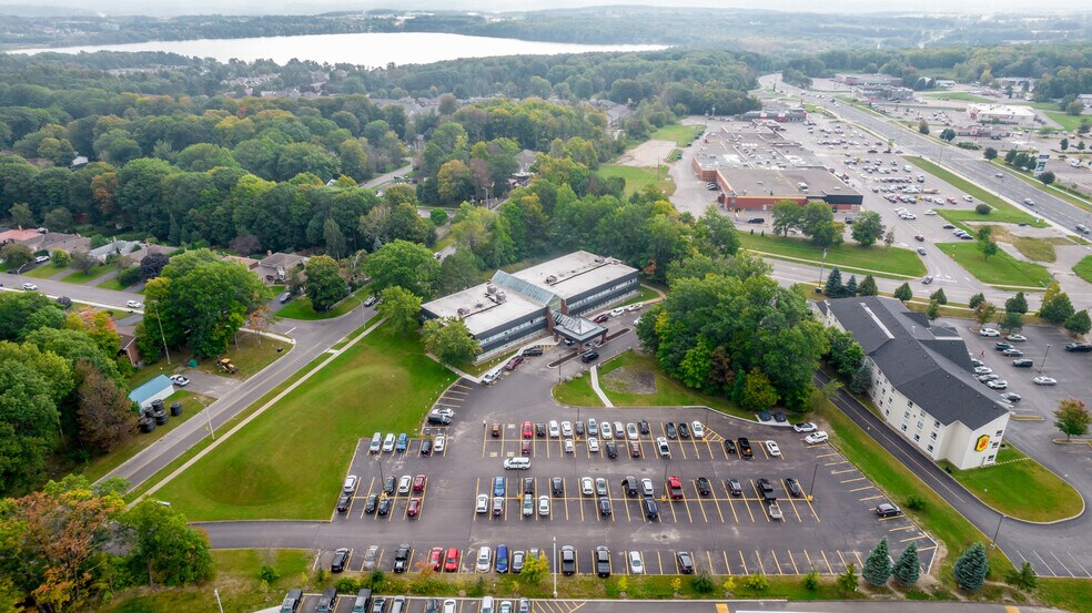More Photos Of 240 Penetanguishene Rd, Midland Medical For Lease