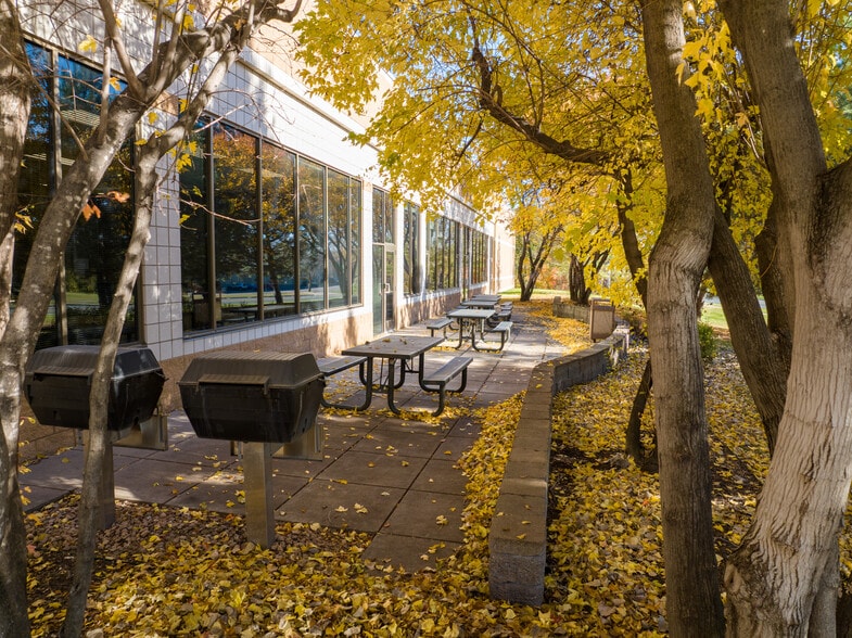 More Photos Of 6900 W 110th St, Bloomington Office For Lease