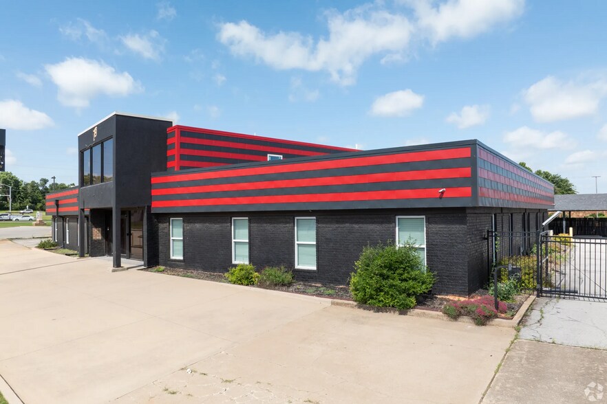More Photos Of 6001 Nw Expressway, Oklahoma City Office For Sale