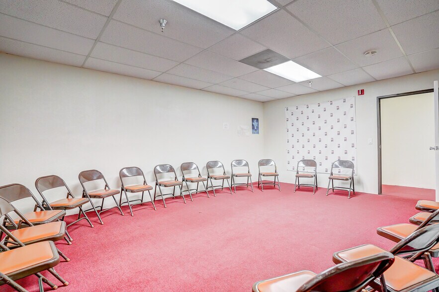 More Photos Of 950 S Central Ave, Compton Schools For Sale