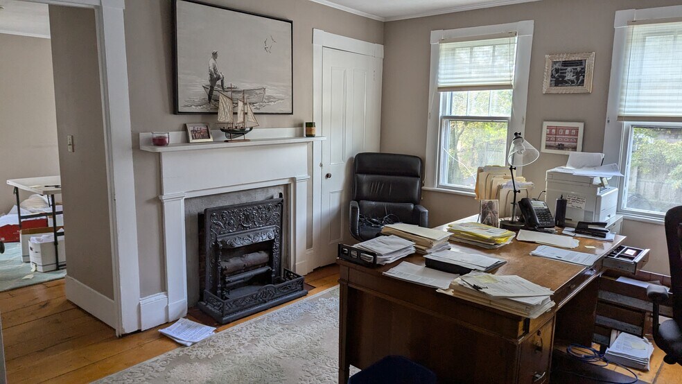 More Photos Of 171 High St, Newburyport Freestanding For Lease
