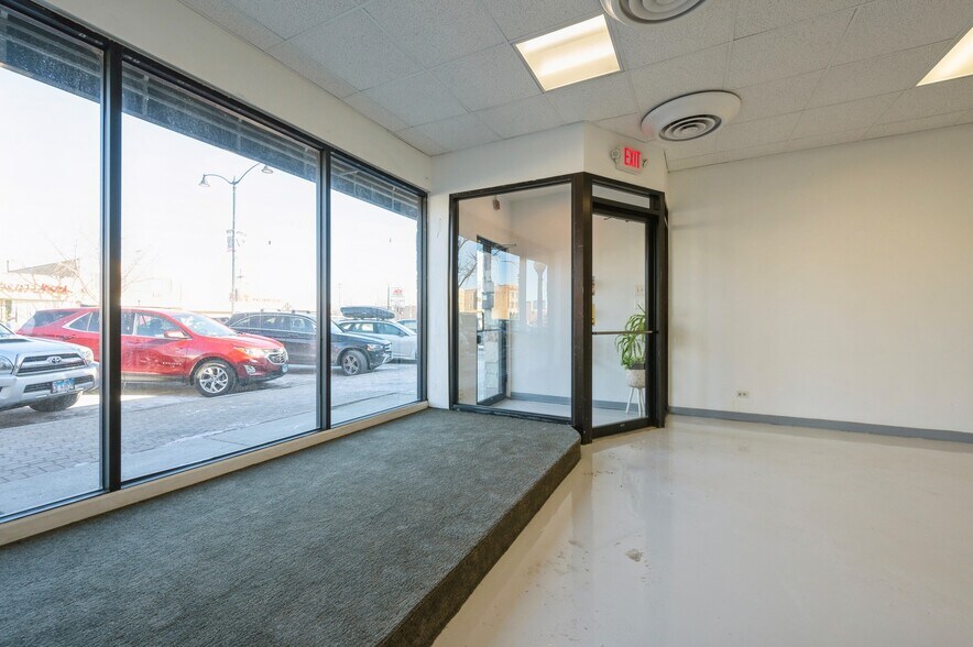 More Photos Of 6615 Cermak Rd, Berwyn Storefront Retail Residential For Lease