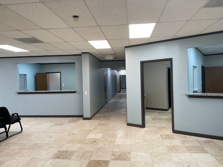 More Photos Of 722 Fairmont Pky, Pasadena Light Manufacturing For Lease