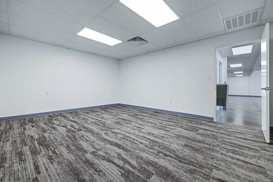 More Photos Of 245 M St, Fresno Warehouse For Lease