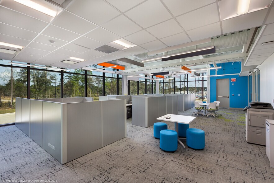 More Photos Of 1351 Holiday Square Blvd, Covington Office For Lease