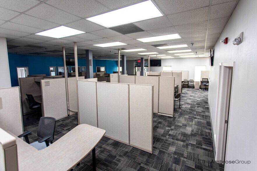 More Photos Of 8220 Jones Rd, Houston Office For Sale