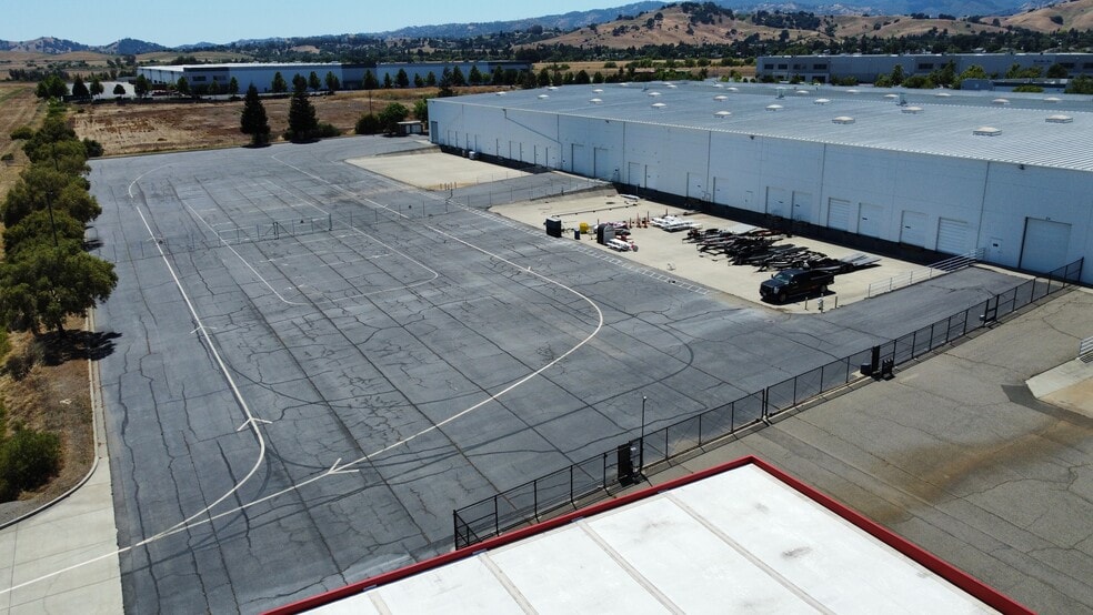 More Photos Of 2141 Icon Way, Vacaville Warehouse For Lease