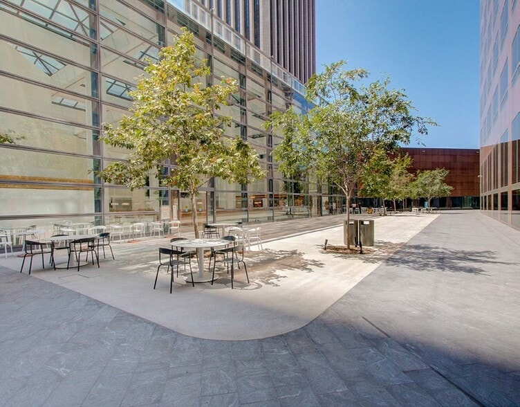 More Photos Of 333 S Grand Ave, Los Angeles Office For Lease