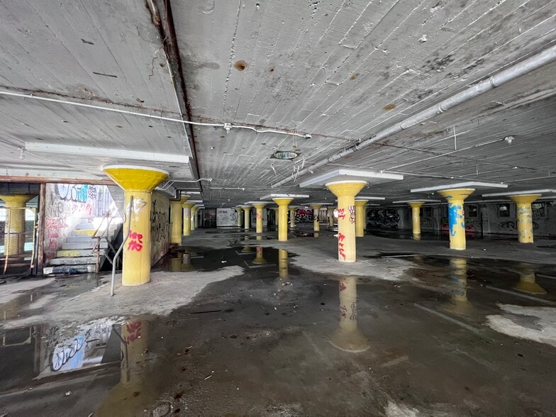 More Photos Of 690 Linden Ave, Memphis Warehouse For Sale