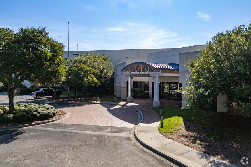 More Photos Of 1 Knowlton Way, Savannah Distribution For Lease