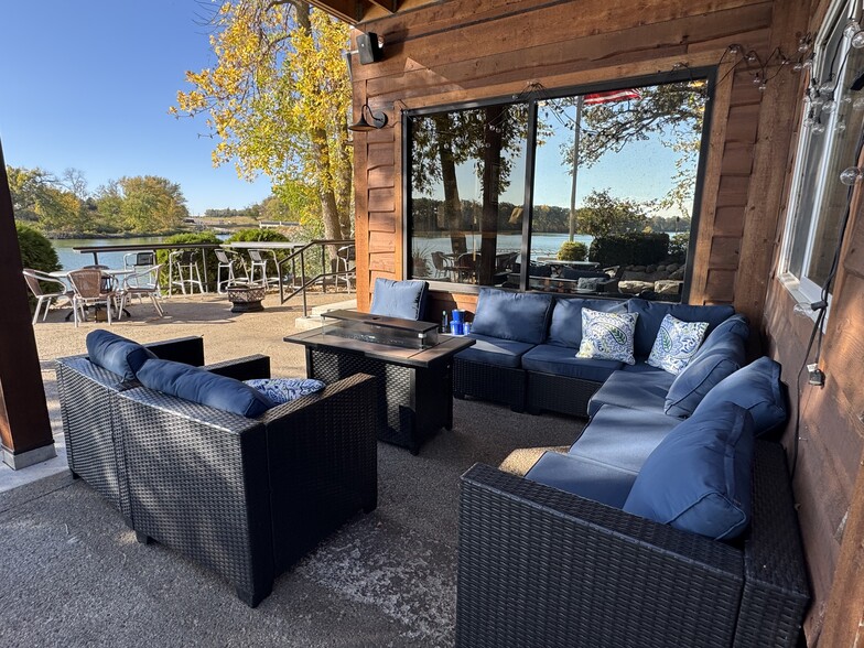 More Photos Of 501 Lake Ave, Fairmont Restaurant For Sale