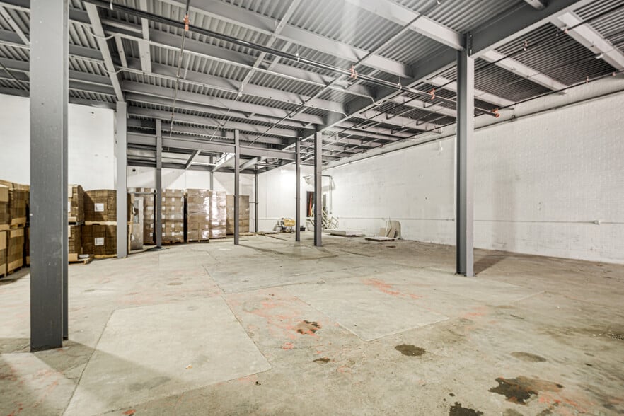 More Photos Of 201 Range, Garland Industrial For Lease