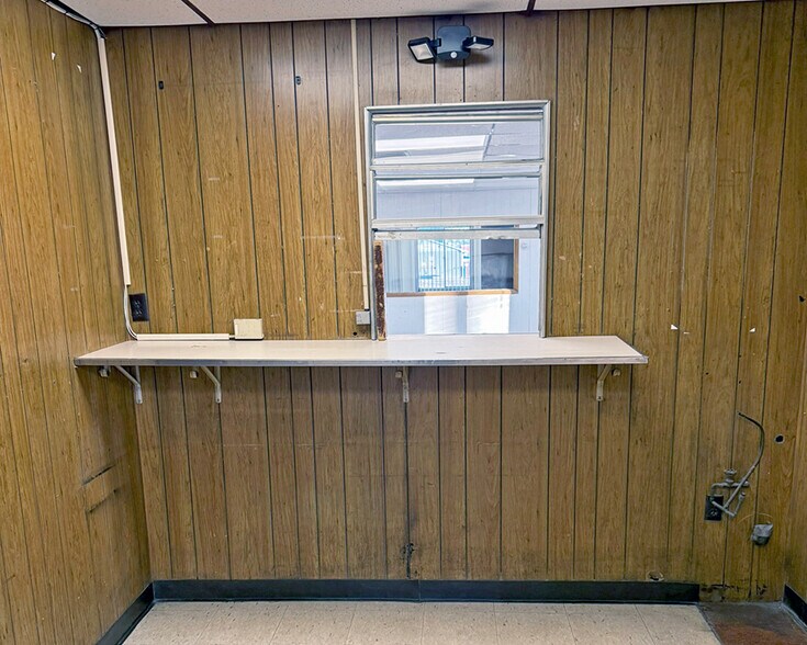 More Photos Of 2001 W Mitchell St, Salem Industrial For Sale