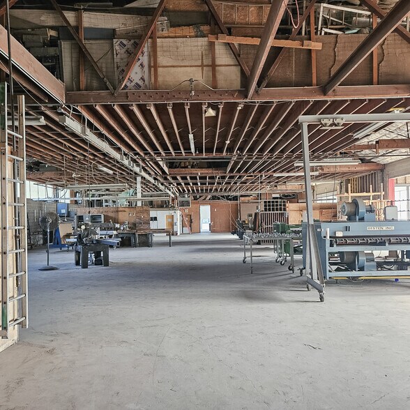 More Photos Of 350 Center St, Grayslake Warehouse For Sale