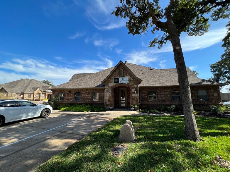 More Photos Of 2800 William D Tate Ave, Grapevine Medical For Lease