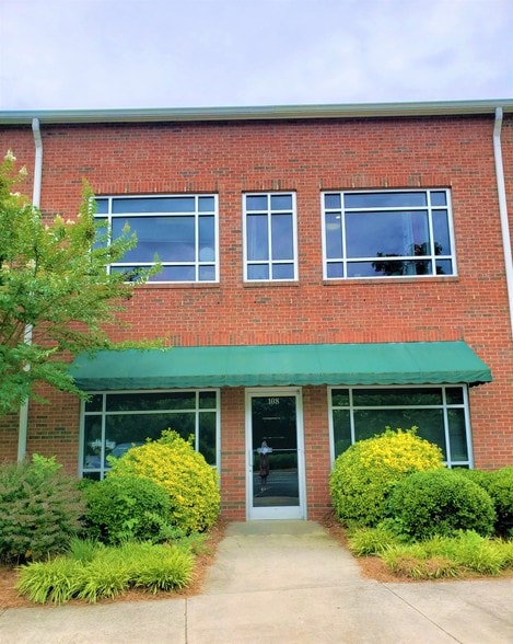 More Photos Of 5500 Adams Farm Ln, Greensboro Medical For Sale