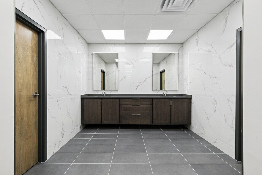 More Photos Of 8411 Parc Pl, Chalmette Office For Sale