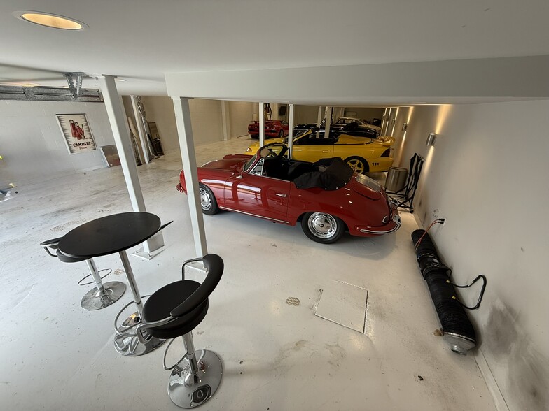 More Photos Of 2220 N Pacific St, Seattle Warehouse For Lease