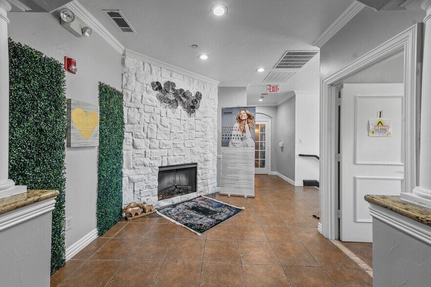 More Photos Of 1651 Justin Rd, Flower Mound Medical For Sale